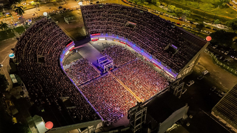 Whindersson Nunes alcança um novo patamar em 2025, vivendo o maior ano de sua carreira nos palcos sob a gestão da Non Stop. (Créditos: Kelvin Santos)