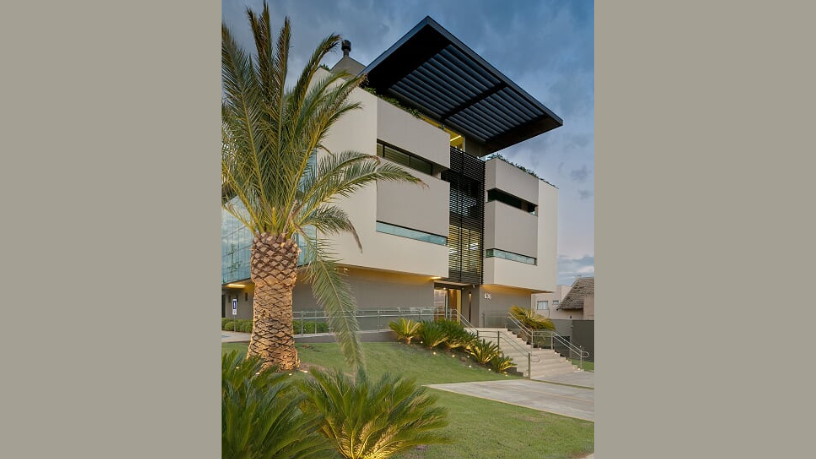 A recuperação judicial como uma ferramenta de reorganização é explicada por Lucas Gomes Mochi como estratégia para reequilibrar empresas em crise.