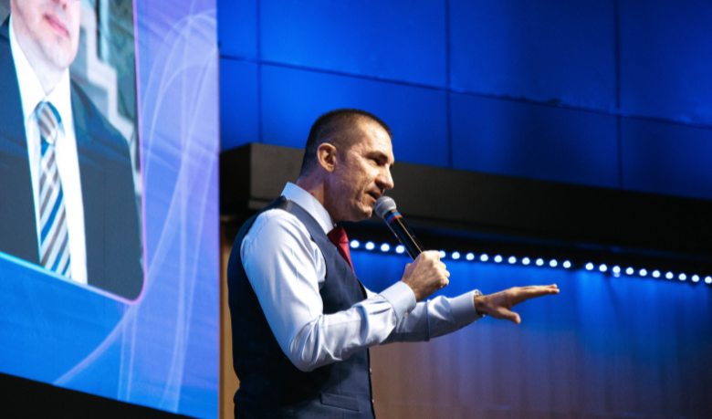 Elton Fernandes